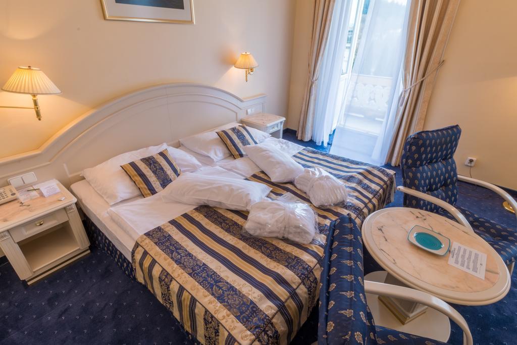 Ensana Hotel Pacifik Marianske Lazne Bagian luar foto